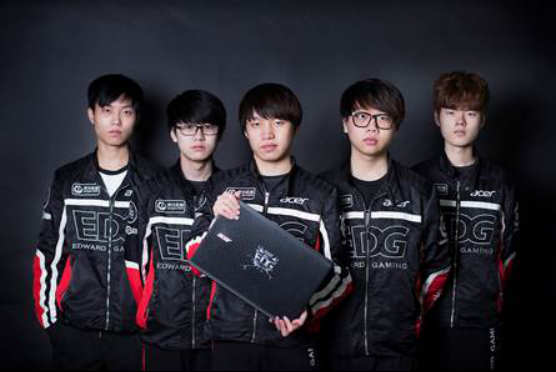 背部和头部 背部和头部